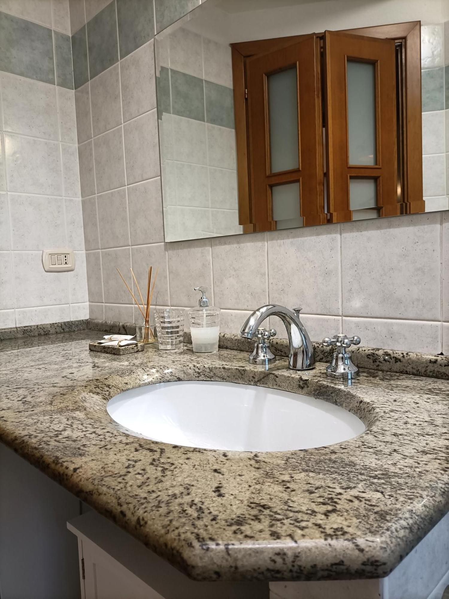 Bright Port View Apartment- Free Parking Cagliari Eksteriør billede